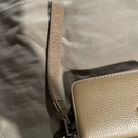 NWT Calvin Klein zip wallet - Picture 2 of 5